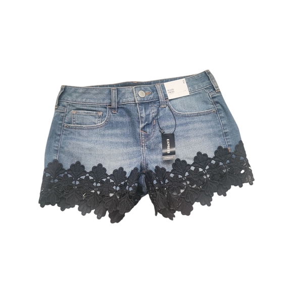 NWT Express Relaxed Low Rise Lace Trimmed Denim Shorts Sz 2 - Picture 3 of 12